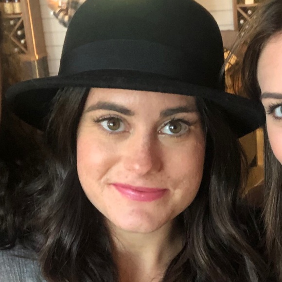 Meet your Posher, Denise - Picture 1 of 1